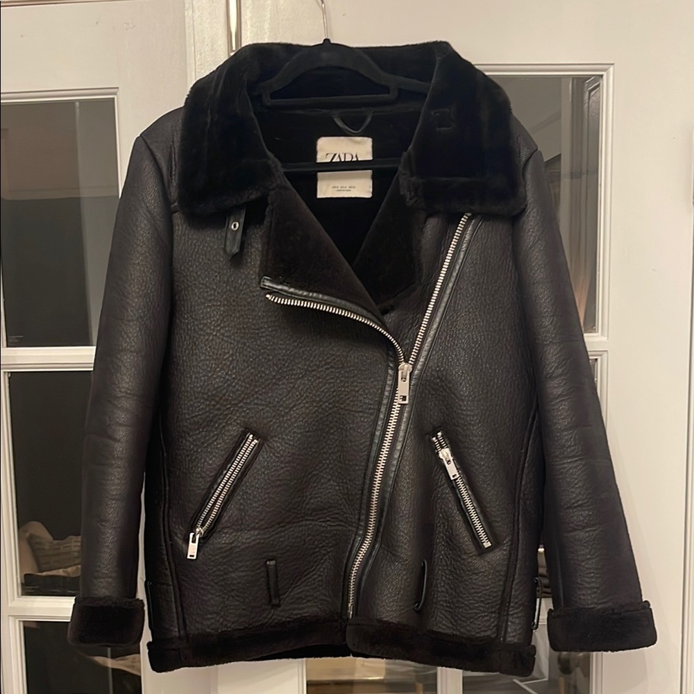 Zara Black Leather Aviator Jacket with Plush Collar